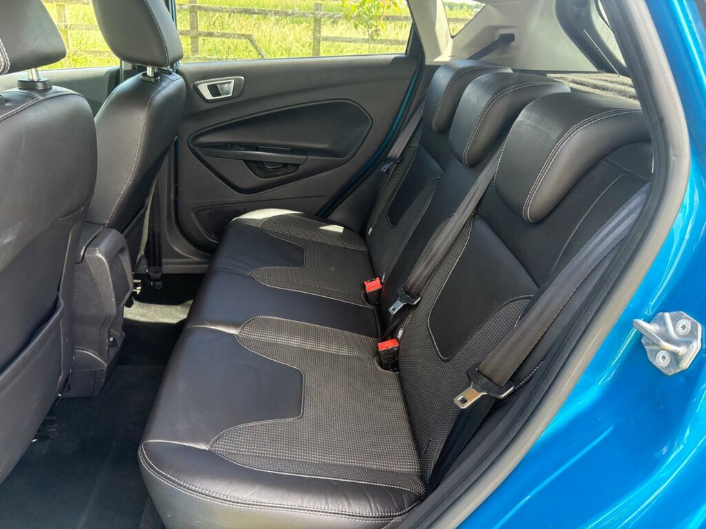 Ford Fiesta Zetec Red #16
