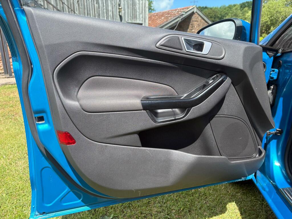 Ford Fiesta Zetec Red #20
