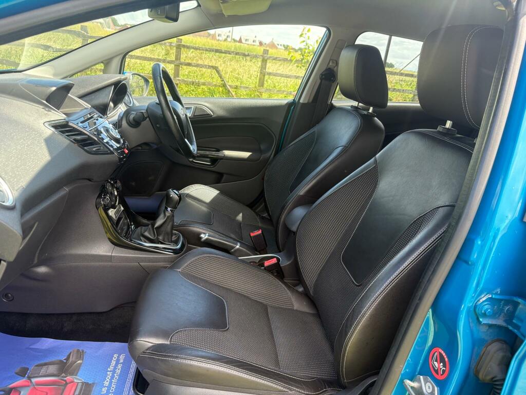 Ford Fiesta Zetec Red #15