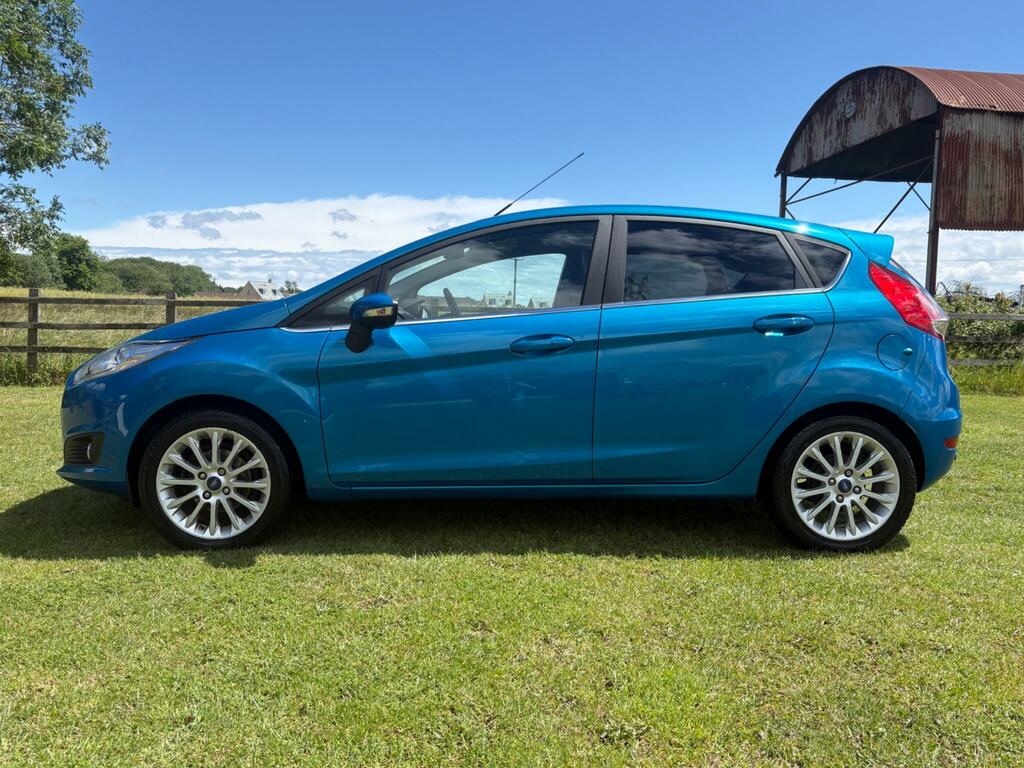 Ford Fiesta Zetec Red #8