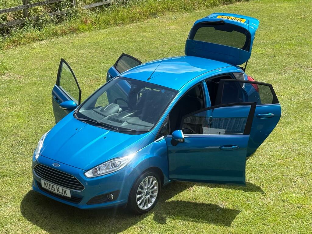 Ford Fiesta Zetec Red #5