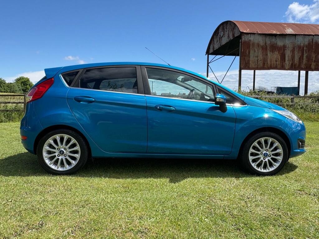 Ford Fiesta Zetec Red #10