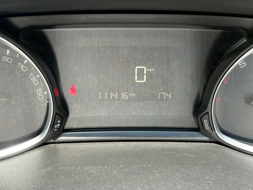 Peugeot 308 SW Bluehdi Active Silver #17