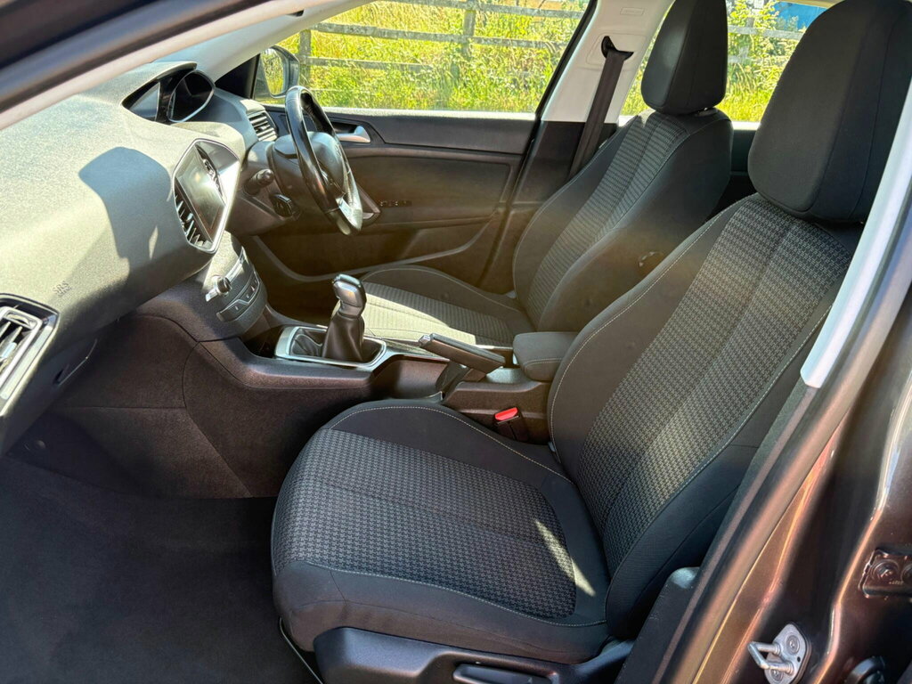 Peugeot 308 SW Bluehdi Active Silver #10