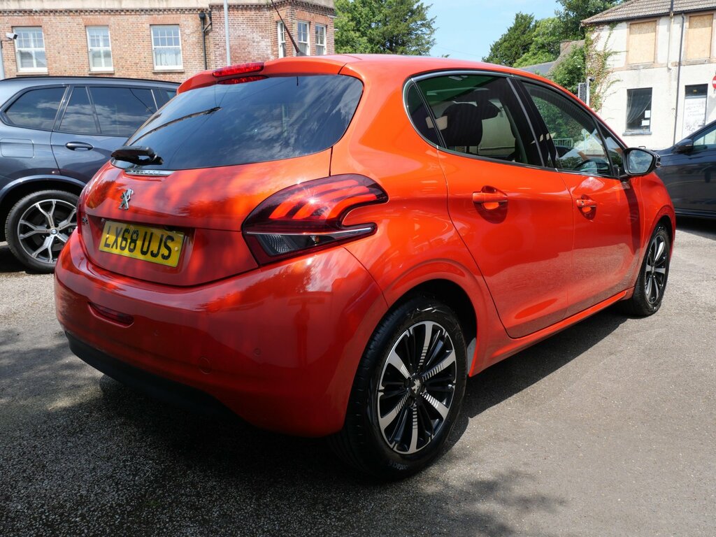 Peugeot 208 1.2 Puretech Allure Premium Euro 6 Ss Orange #4