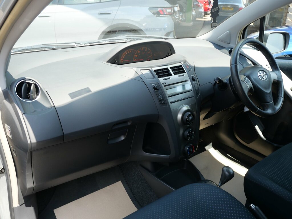 Toyota Yaris 1.4 Tr D-4d 89 Bhp Blue #13