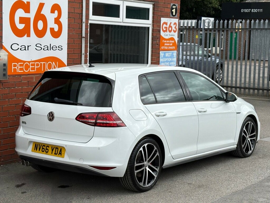 Volkswagen Golf 2.0 Tdi Bluemotion Tech Gtd White #3