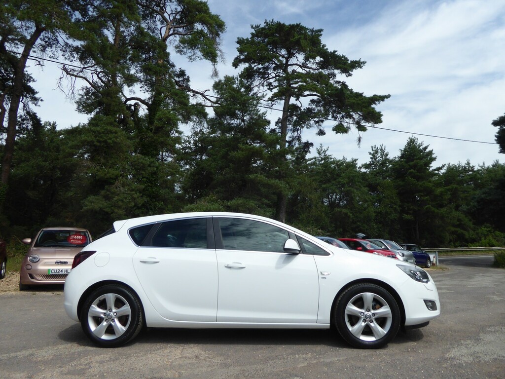 Vauxhall Astra 1.6 T 16V Sri White #4