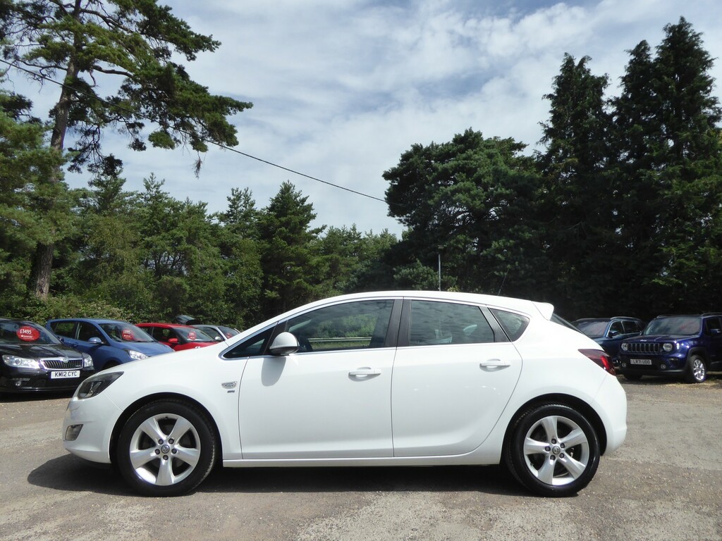 Vauxhall Astra 1.6 T 16V Sri White