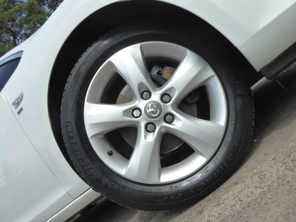 Vauxhall Astra 1.6 T 16V Sri White #6