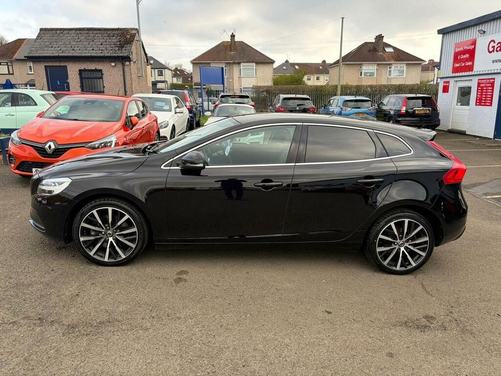 Volvo V40 Hatchback 1.5 T3 Inscription Edition Euro 6 Black