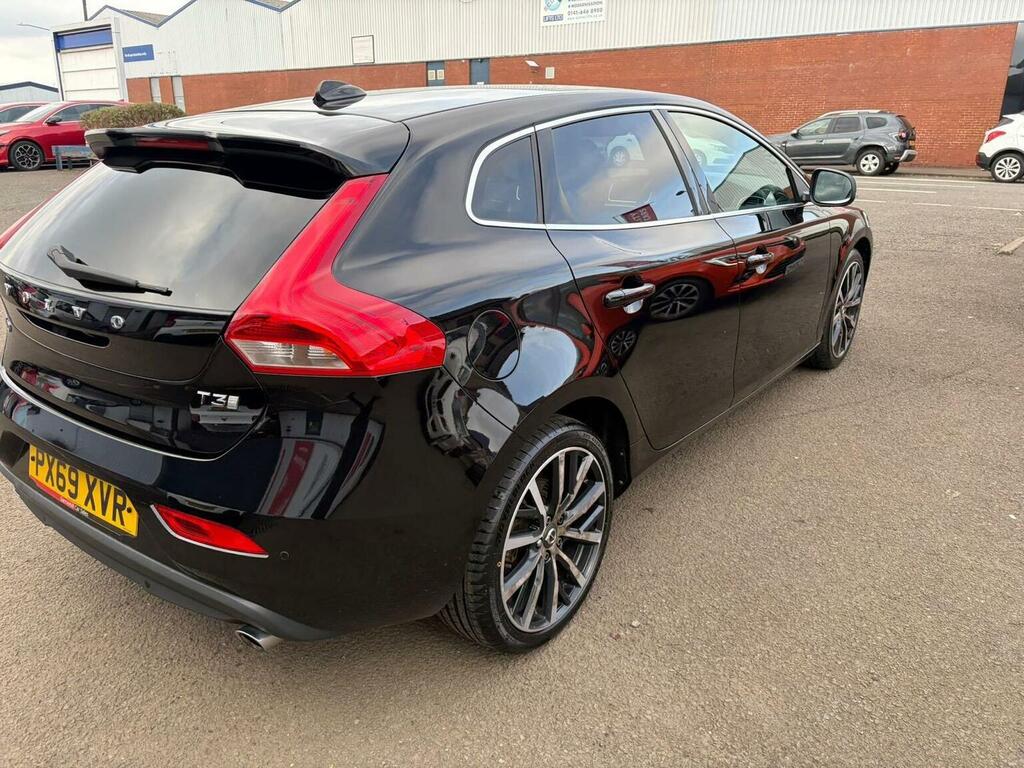 Volvo V40 Hatchback 1.5 T3 Inscription Edition Euro 6 PX69XVR Black #4