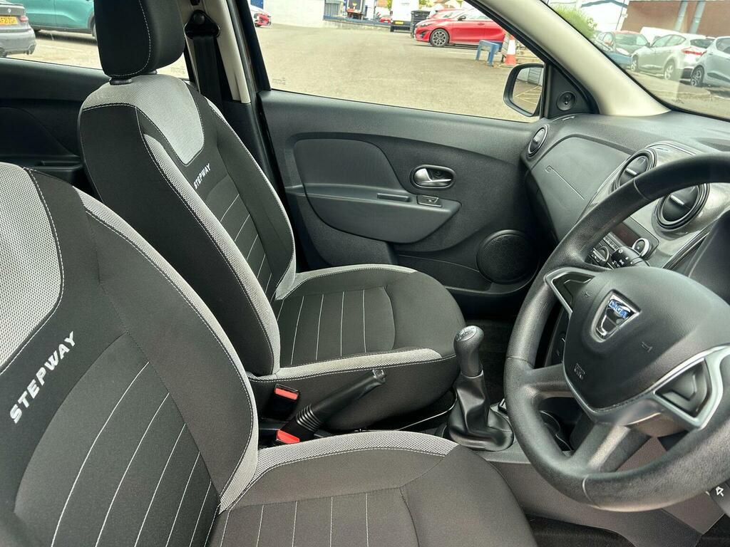 Dacia Sandero Stepway 1.5 Stepway Ambiance Dci 90 White #40