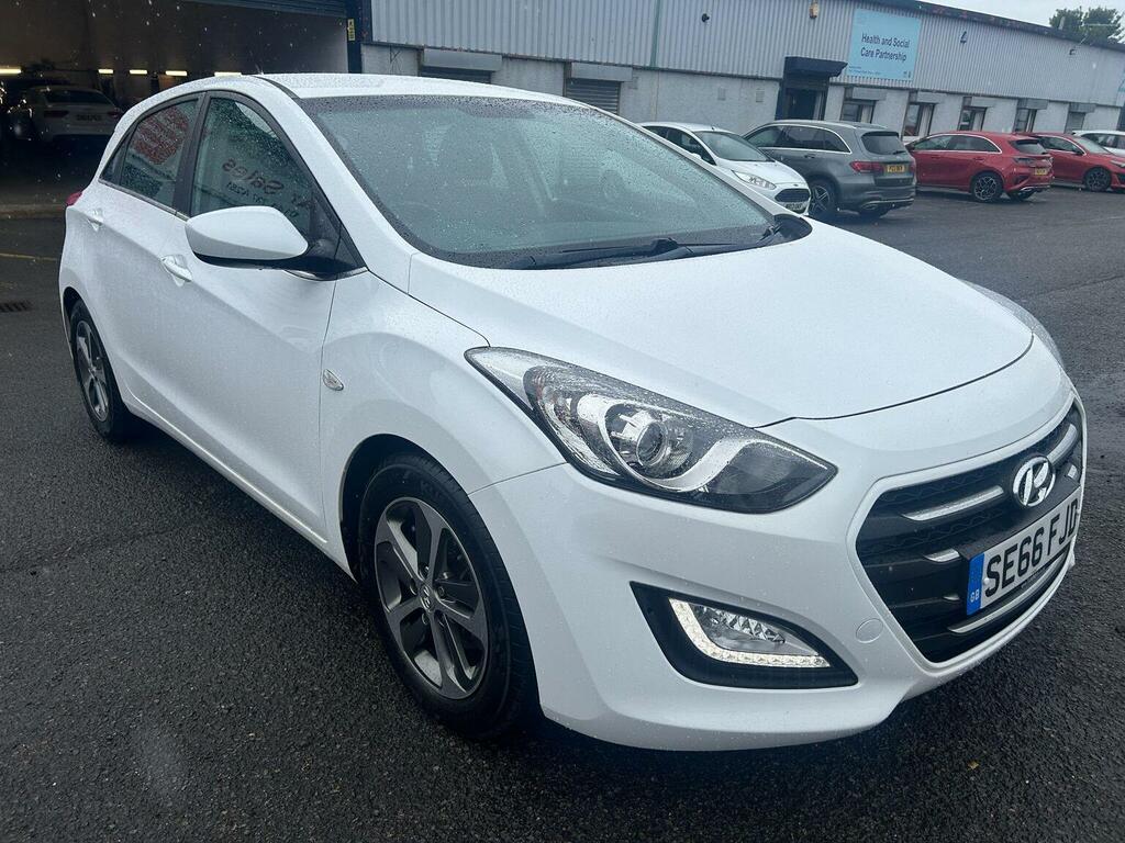 Hyundai I30 Hatchback 1.4 Blue Drive Se Euro 6 Ss 2017 White #3