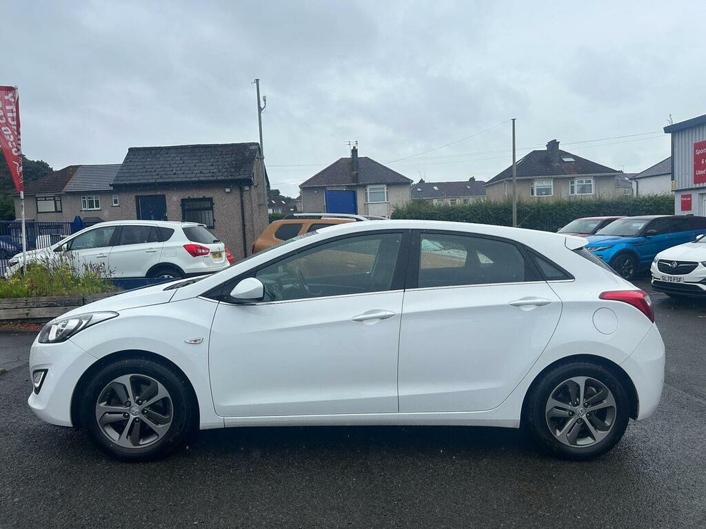 Hyundai I30 Hatchback 1.4 Blue Drive Se Euro 6 Ss 2017 White #4