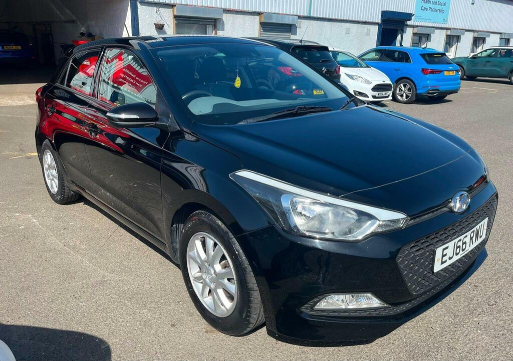 Hyundai I20 1.2 Blue Drive Se Euro 6 Ss Black #3