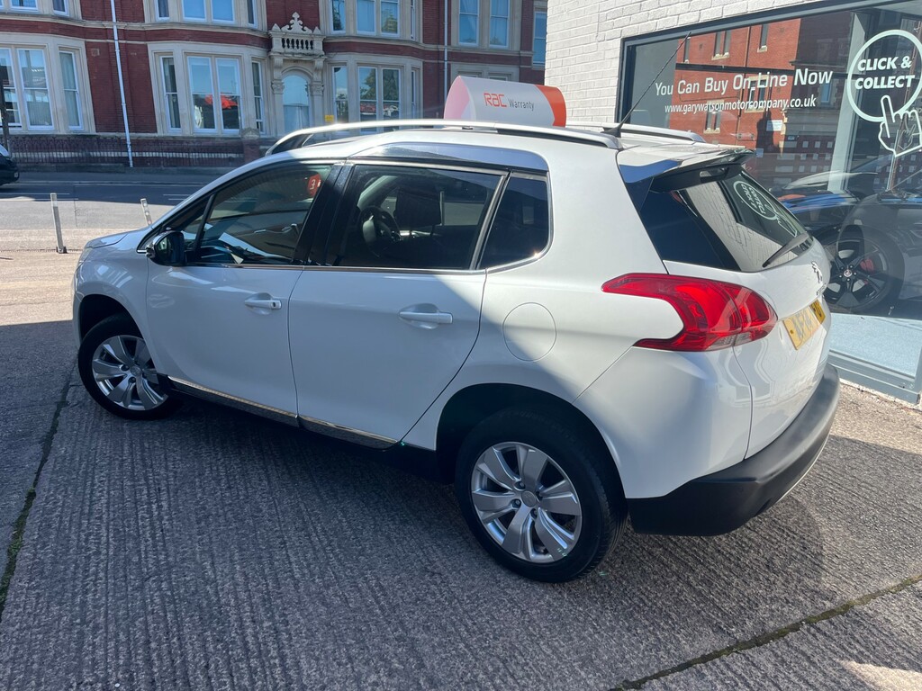 Peugeot e-2008 E-hdi Allure #3