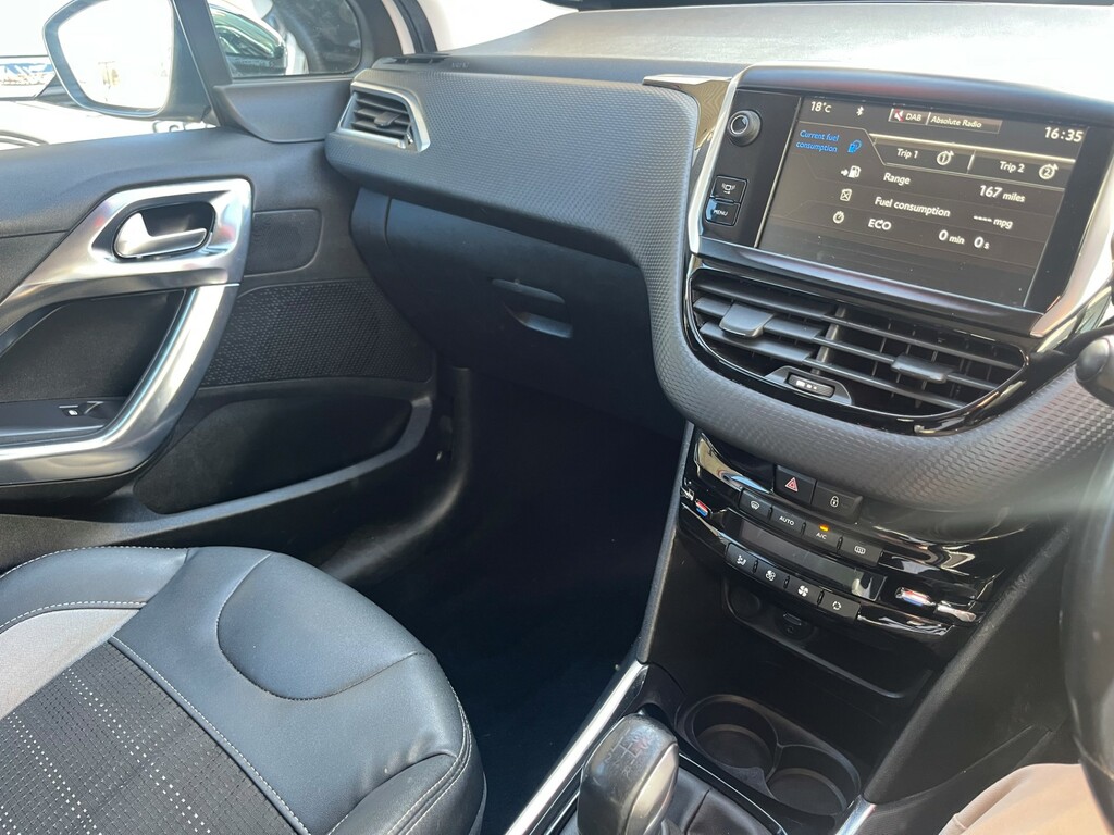 Peugeot e-2008 2008 Active E-hdi White #18