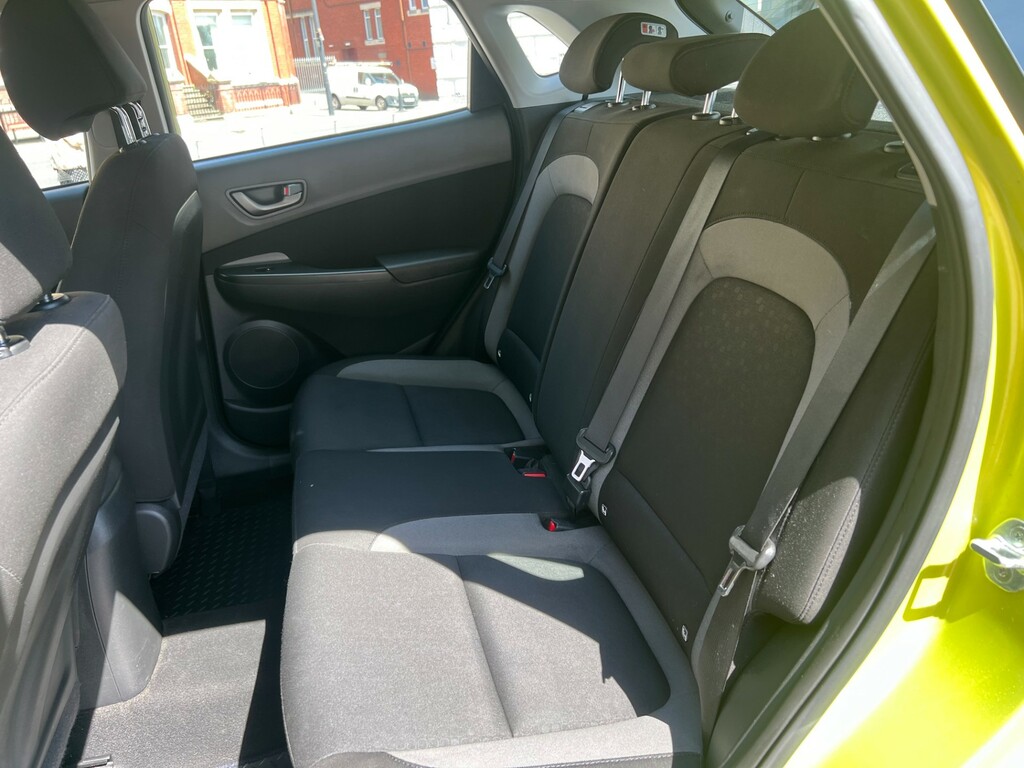 Hyundai Kona Se Yellow #4