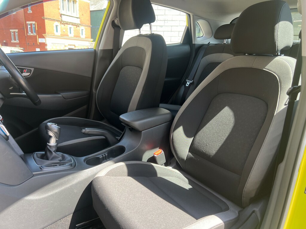 Hyundai Kona Se Yellow #3