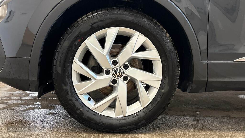 Volkswagen Tiguan 1.5 Tsi 150 Life BG21NPF Grey #4