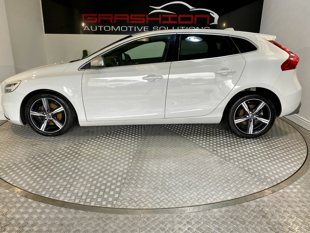 Volvo V40 Hatchback 2.0 R-design T2 201766 White #5