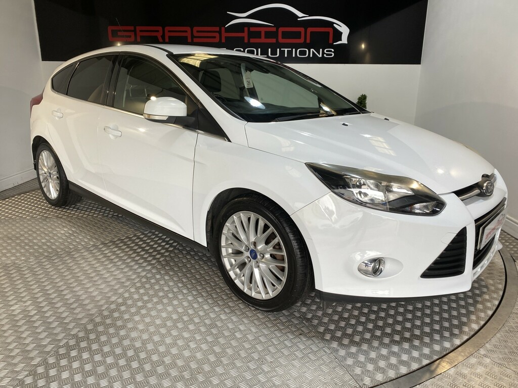 Ford Focus Hatchback 1.0 T Ecoboost Zetec Navigator 201414 White