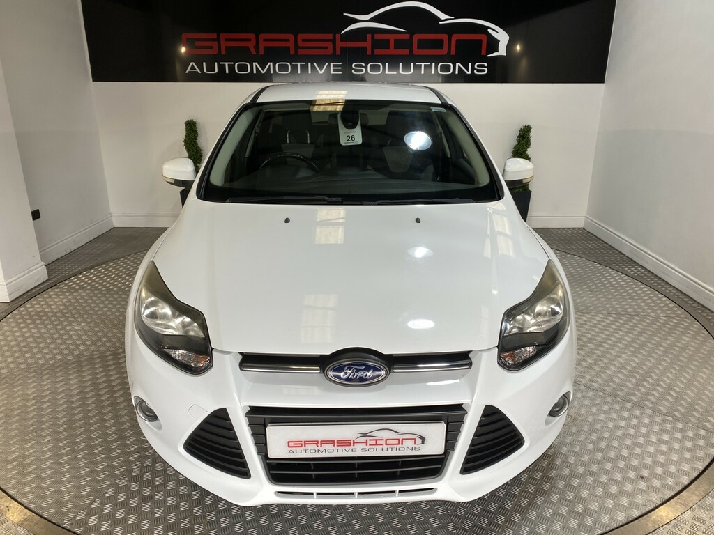 Ford Focus Hatchback 1.0 T Ecoboost Zetec Navigator 201414 White #2