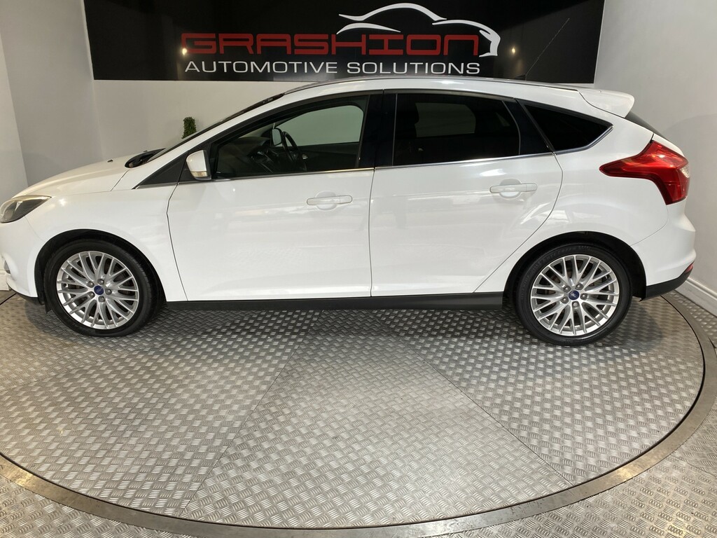 Ford Focus Hatchback 1.0 T Ecoboost Zetec Navigator 201414 White #5