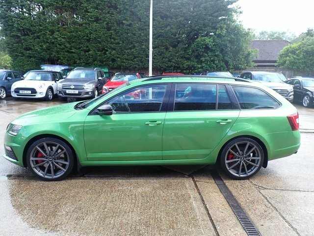 Skoda Octavia Estate HY20LXB Green #6