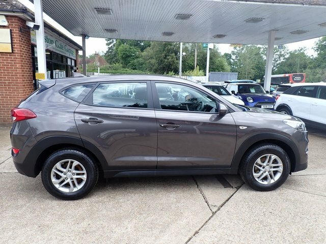 Hyundai Tucson Suv NU67HRG Grey #2