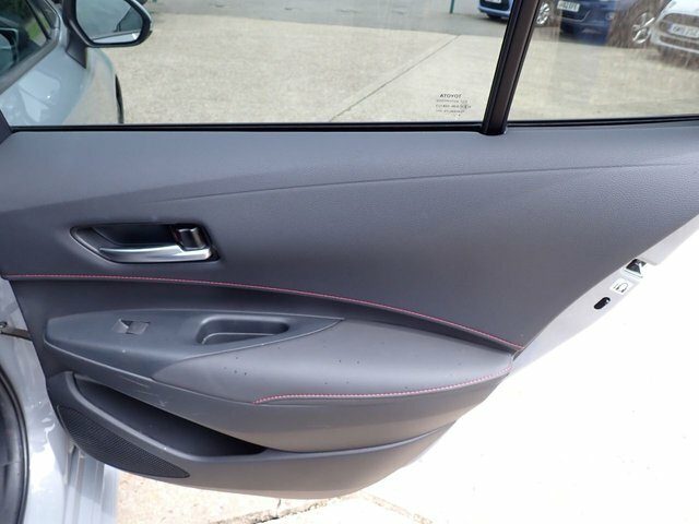 Toyota Corolla Vvt I Design White #33