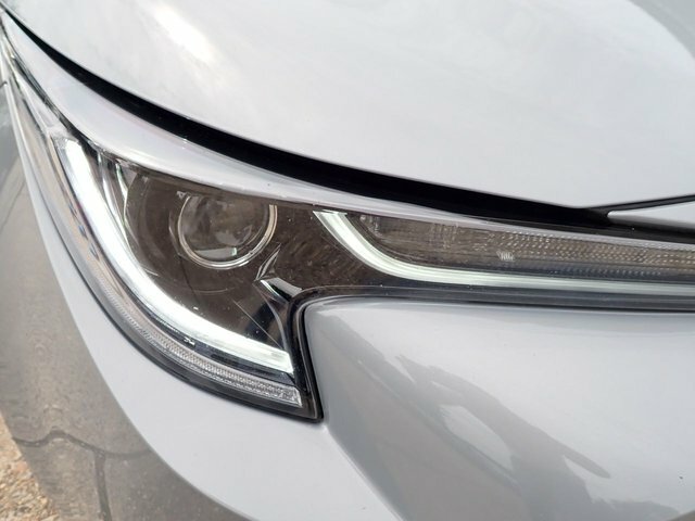 Toyota Corolla Vvt I Design White #36