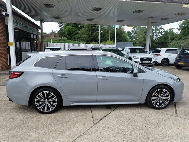 Toyota Corolla Estate Grey #2