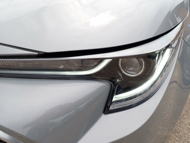 Toyota Corolla Vvt I Design White #38