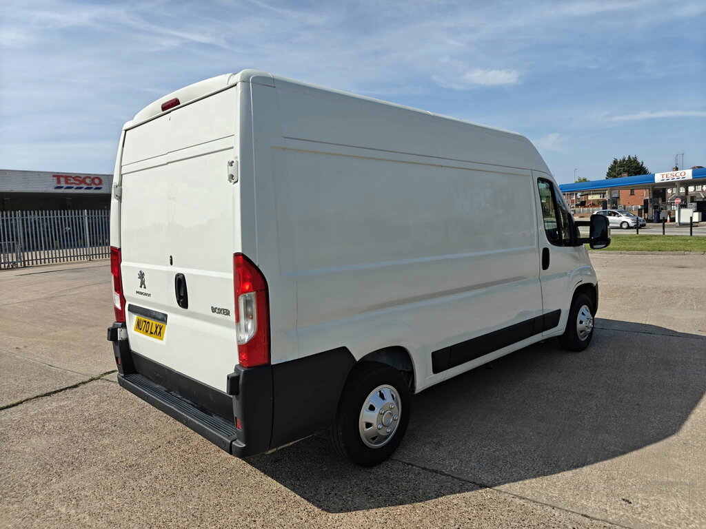 Peugeot Boxer 2.2 Bluehdi 335 Professional Panel Van NU70LXX White #4