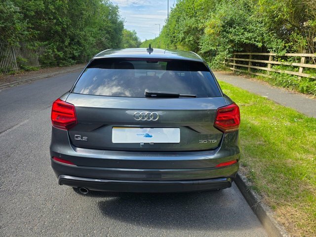 Audi Q2 Tdi 30 Black Edition SV19VGT Grey #5