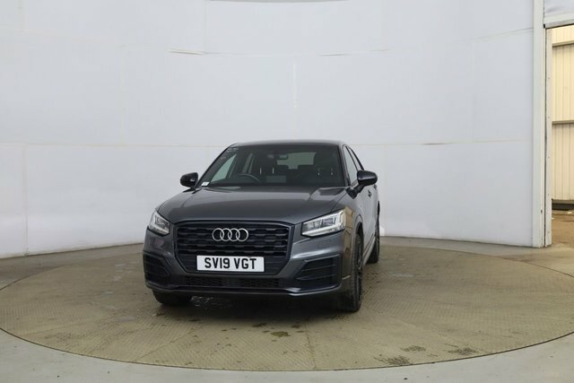 Audi Q2 Tdi 30 Black Edition SV19VGT Grey #3