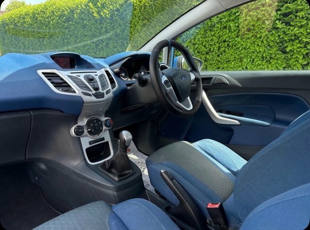Ford Fiesta Zetec S Hatchback Blue #2