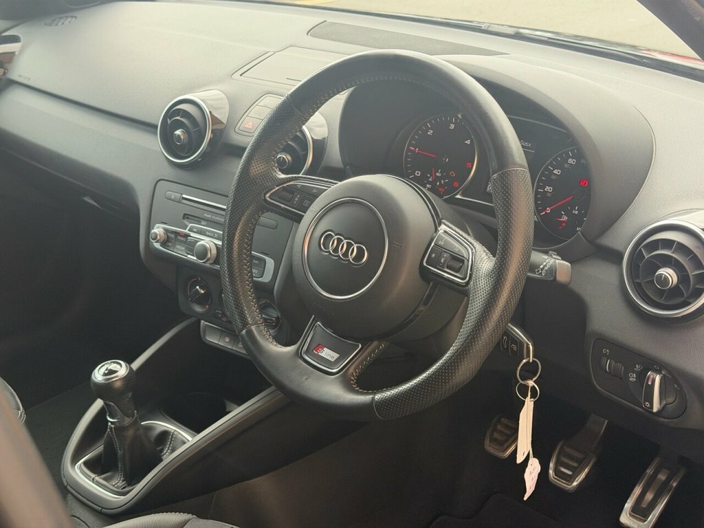 Audi A1 1.6L S Line Black #2