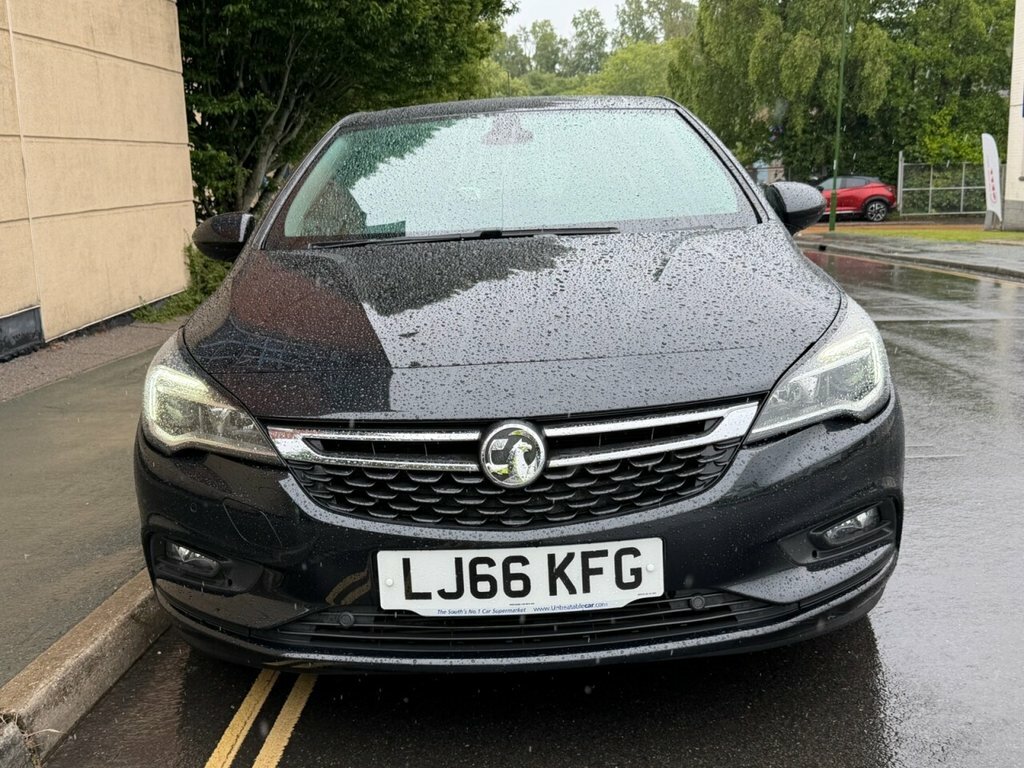 Vauxhall Astra 1.4L Elite Black #3