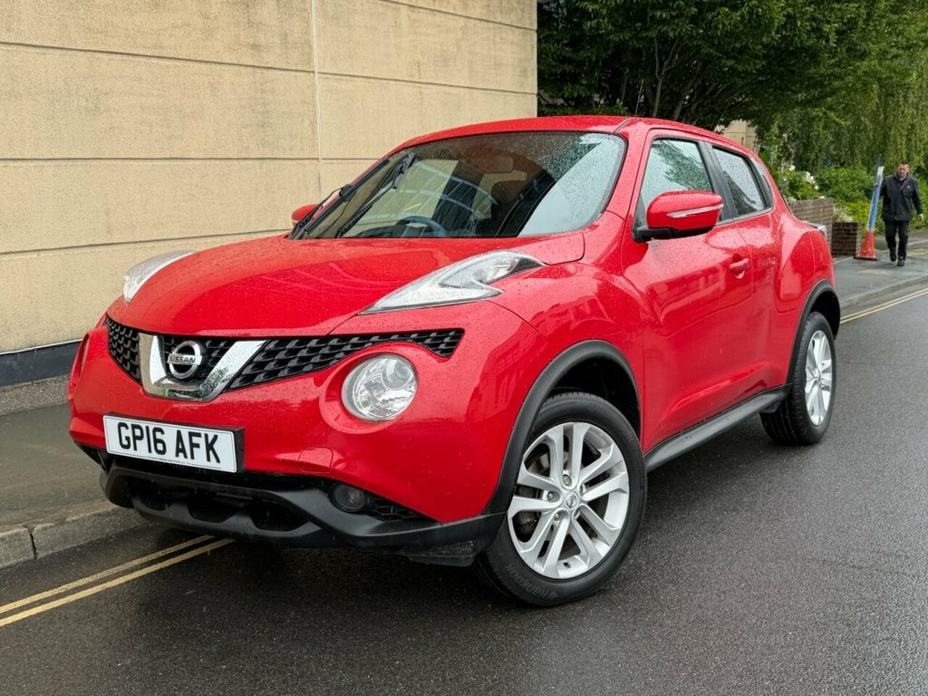 Nissan Juke 1.2L N-connecta Red