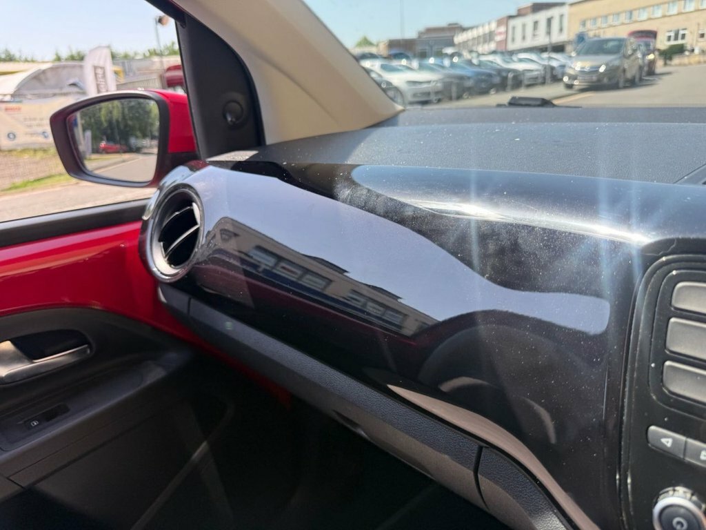 Volkswagen Up 1L Move Up Red #23
