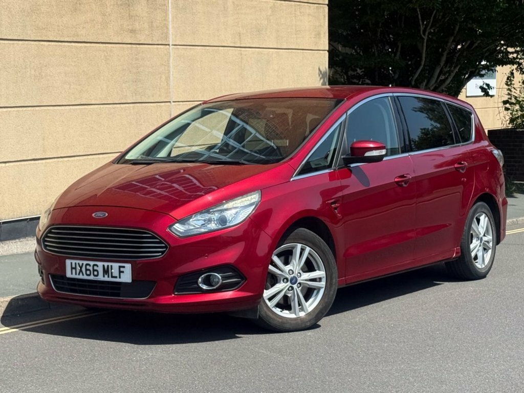 Ford S-Max 2L Titanium Red