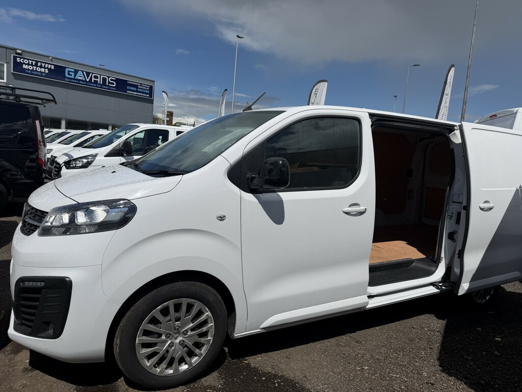 Vauxhall Vivaro Panel Van 1.5 Vivaro Pro 1.5Td 100 M6 Ss L2h1 290 DV23OHC White #2