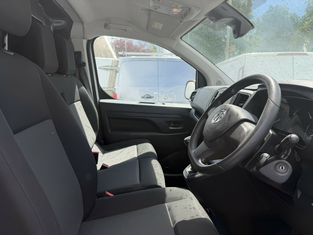 Vauxhall Vivaro Panel Van 1.5 Vivaro Pro 1.5Td 100 M6 Ss L2h1 290 DV23OHC White #5