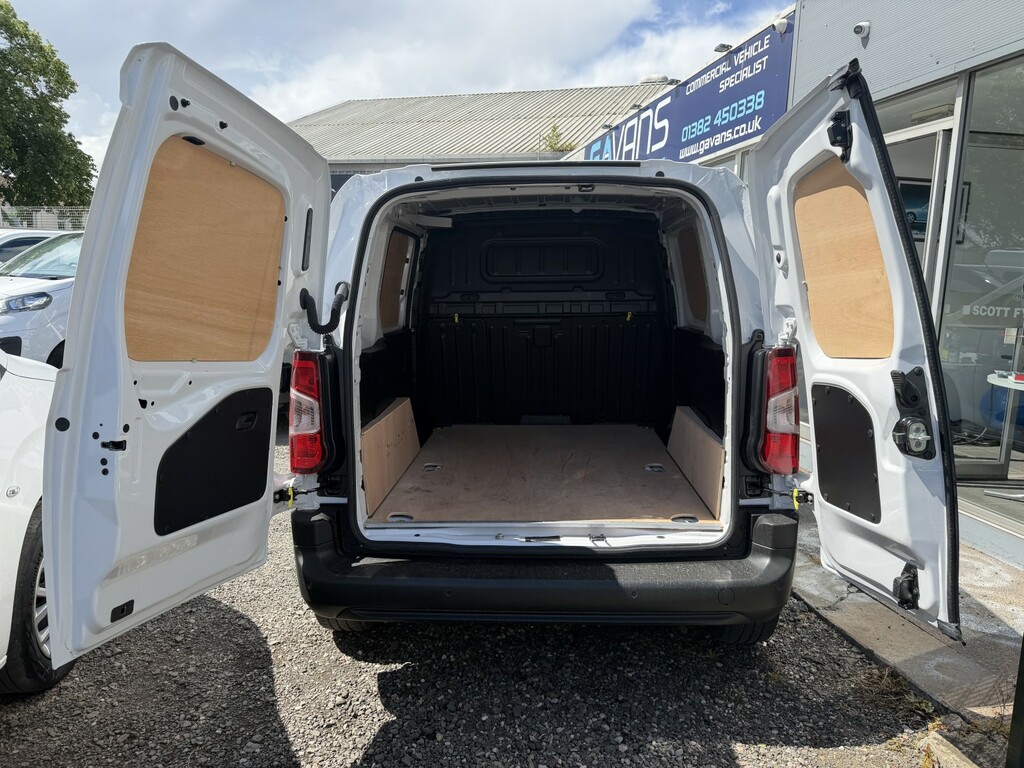 Peugeot Partner Panel Van 1.5 Partner Pv Standard 1.5 Bhdi 100 Ss MW74FMV White #5