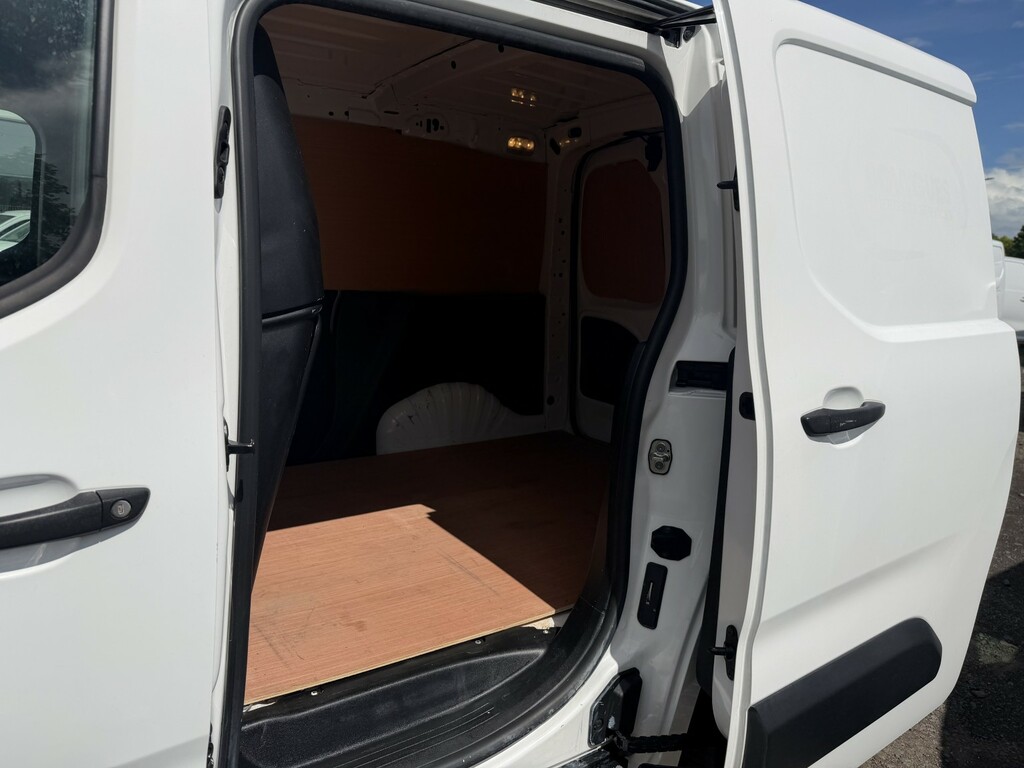Vauxhall Combo 1.6 Turbo D 2300 Sportive White #6