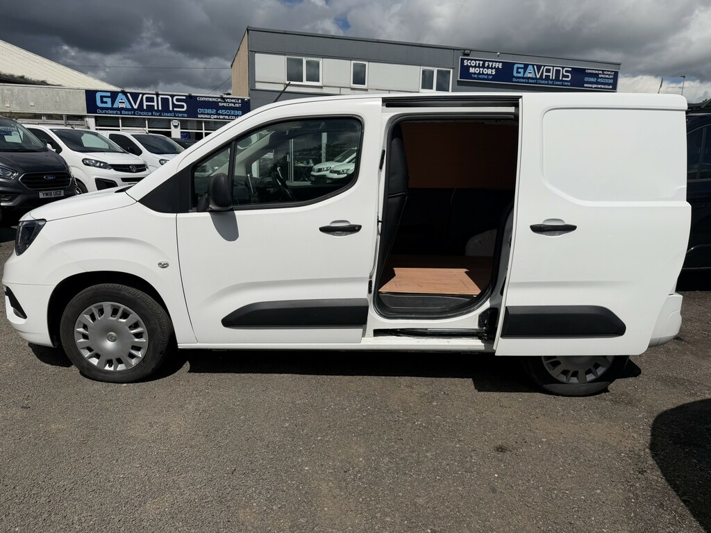 Vauxhall Combo 1.6 Turbo D 2300 Sportive White #5
