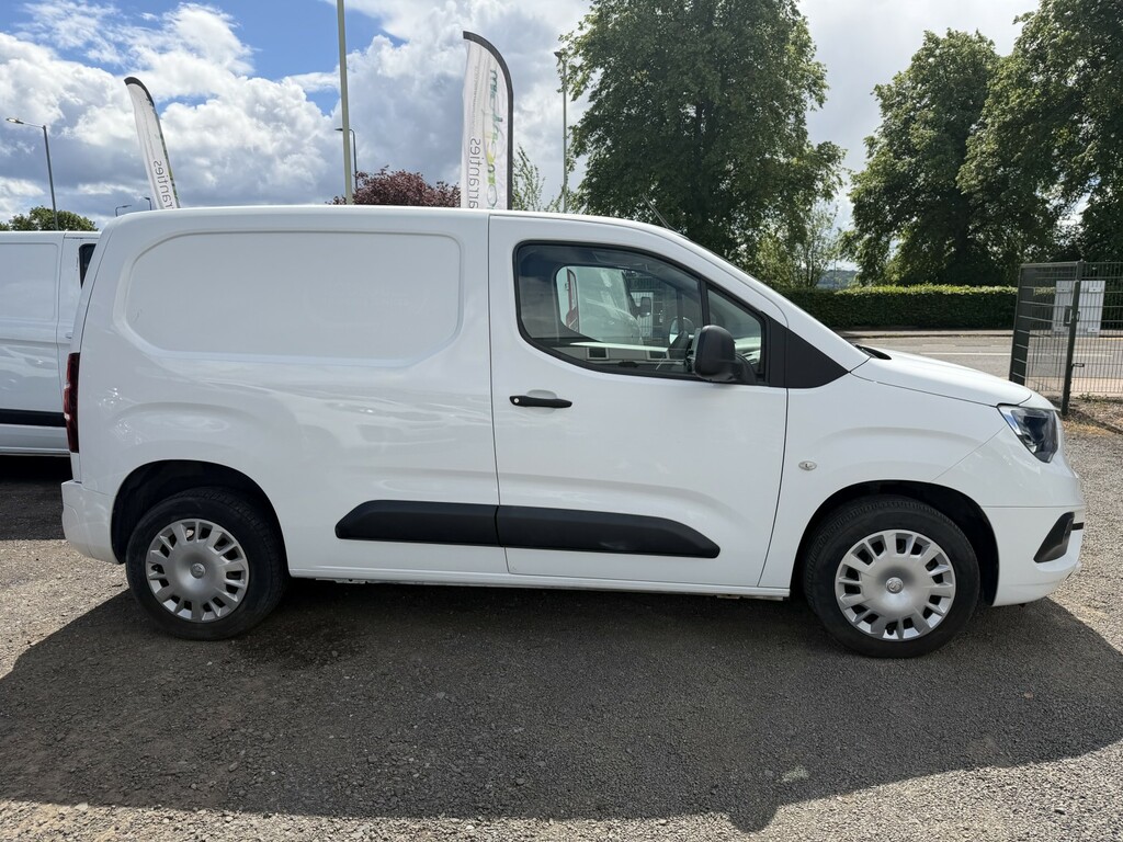 Vauxhall Combo 1.6 Turbo D 2300 Sportive White #2